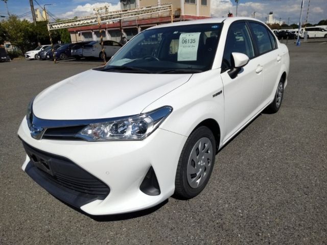 6135 Toyota Corolla axio NKE165 2019 г. (LUM Kobe Nyusatsu)